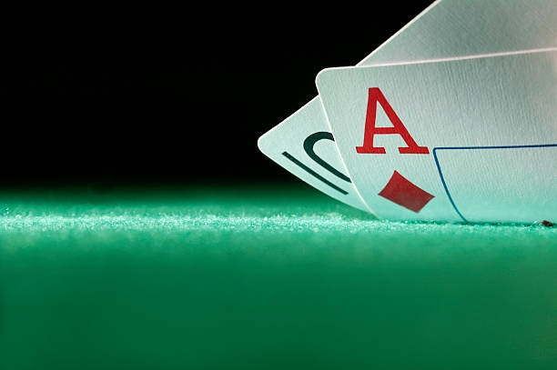Live dealer calling prize results on a blackjack Prize Table, streamed in HD from smartgaming77 studio